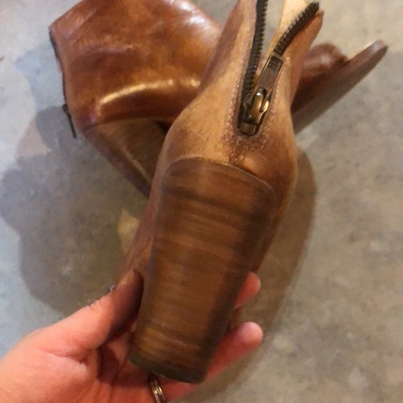 STU Onset Peep Toe Heel Booties. Tan Driftwood color. Leather. Back zip - Picture 3 of 3